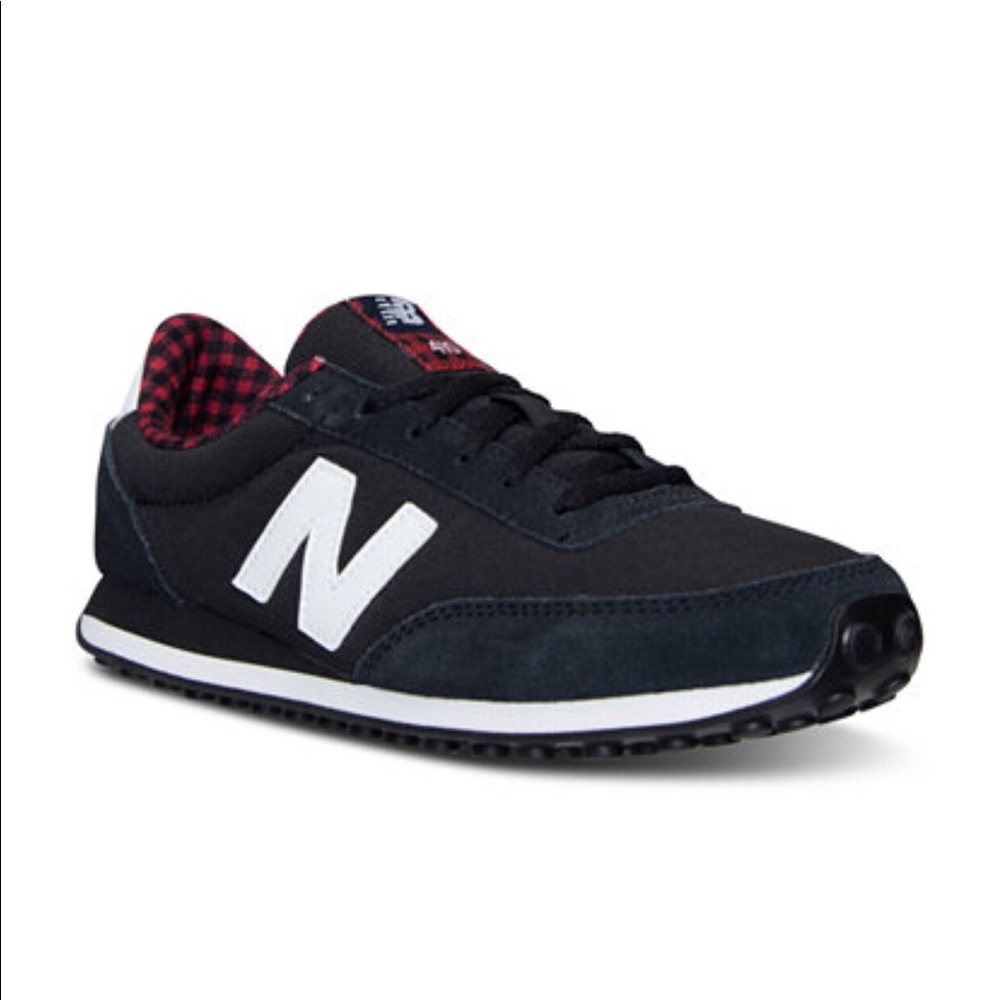New Balance 410 classic sneakers.